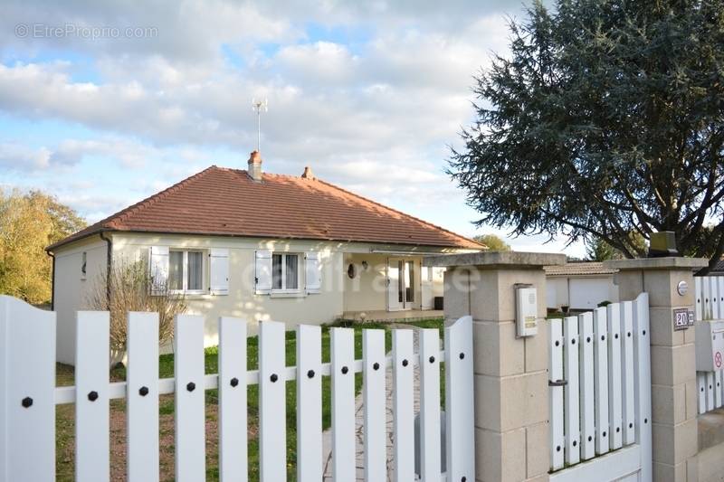 Maison à FOURCHAMBAULT