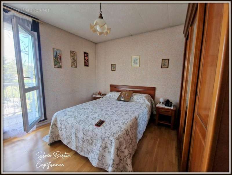 Appartement à VAUJOURS