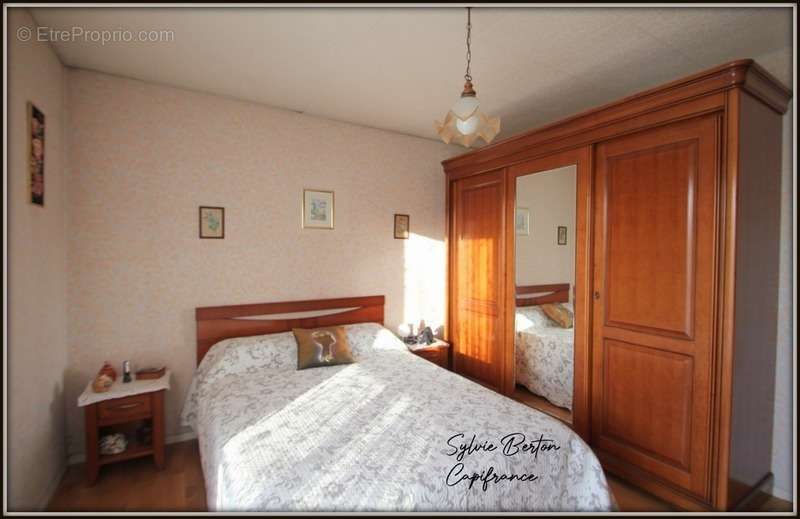 Appartement à VAUJOURS