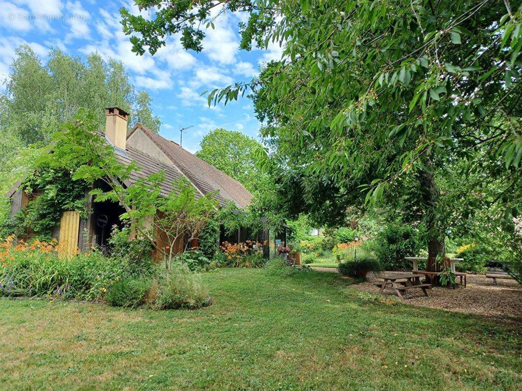 Maison à MOUTIERS-AU-PERCHE