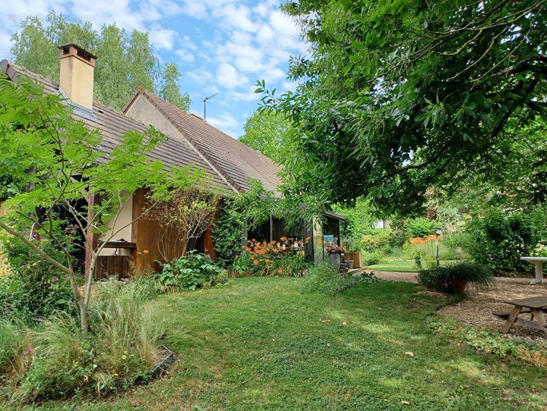 Maison à MOUTIERS-AU-PERCHE