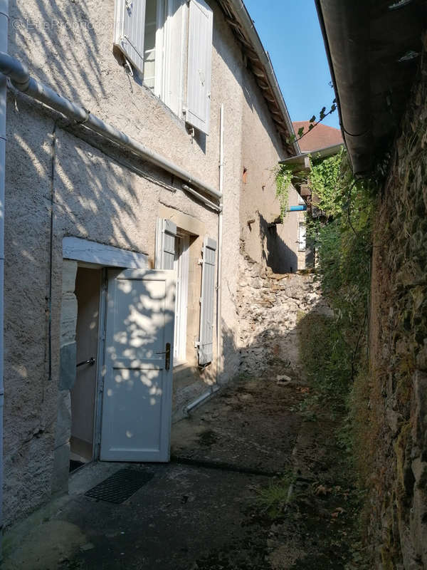 Maison à GENIS