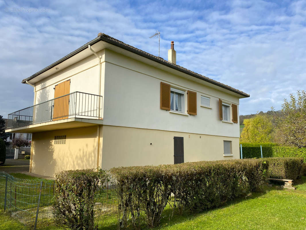 Maison à ARPAJON-SUR-CERE