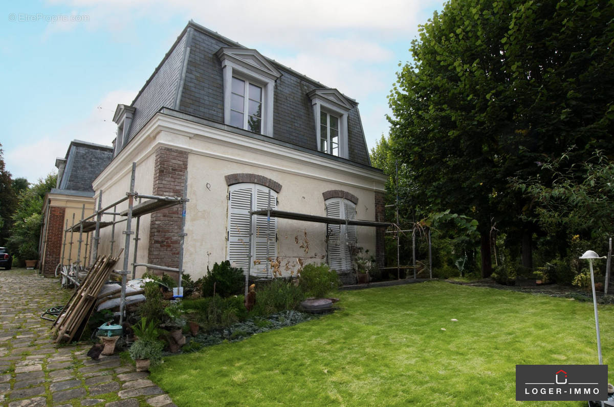 Maison à CHENNEVIERES-SUR-MARNE