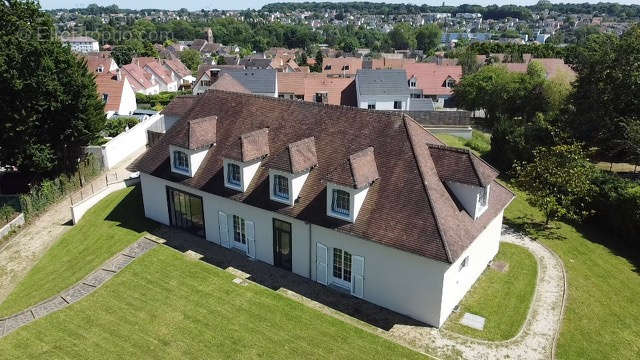 Maison à SAINT-GERMAIN-LES-ARPAJON