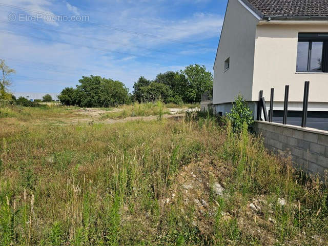 Terrain à SAINT-GERMAIN-LES-ARPAJON