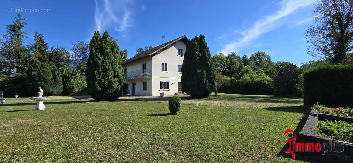 Maison à STEINBRUNN-LE-BAS