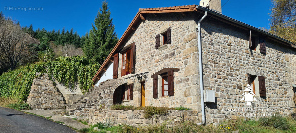 Maison à SAINT-AGREVE