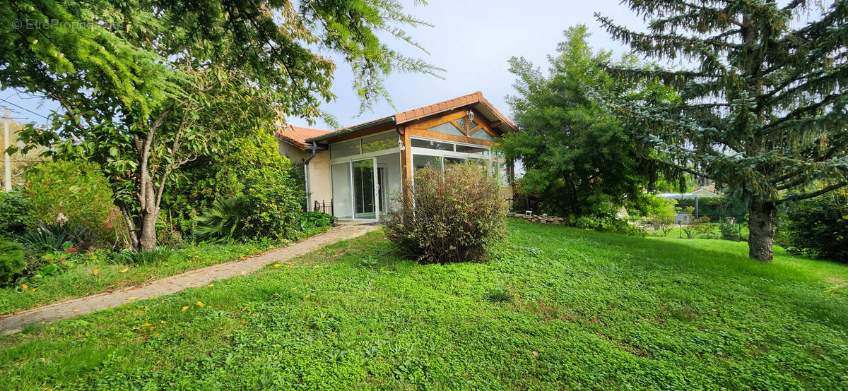 Maison à SAINT-CYR-SUR-LE-RHONE