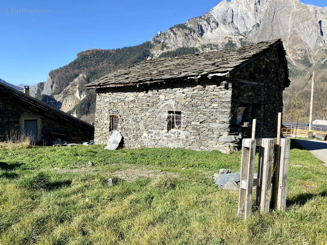 Maison à SAINT-MICHEL-DE-MAURIENNE