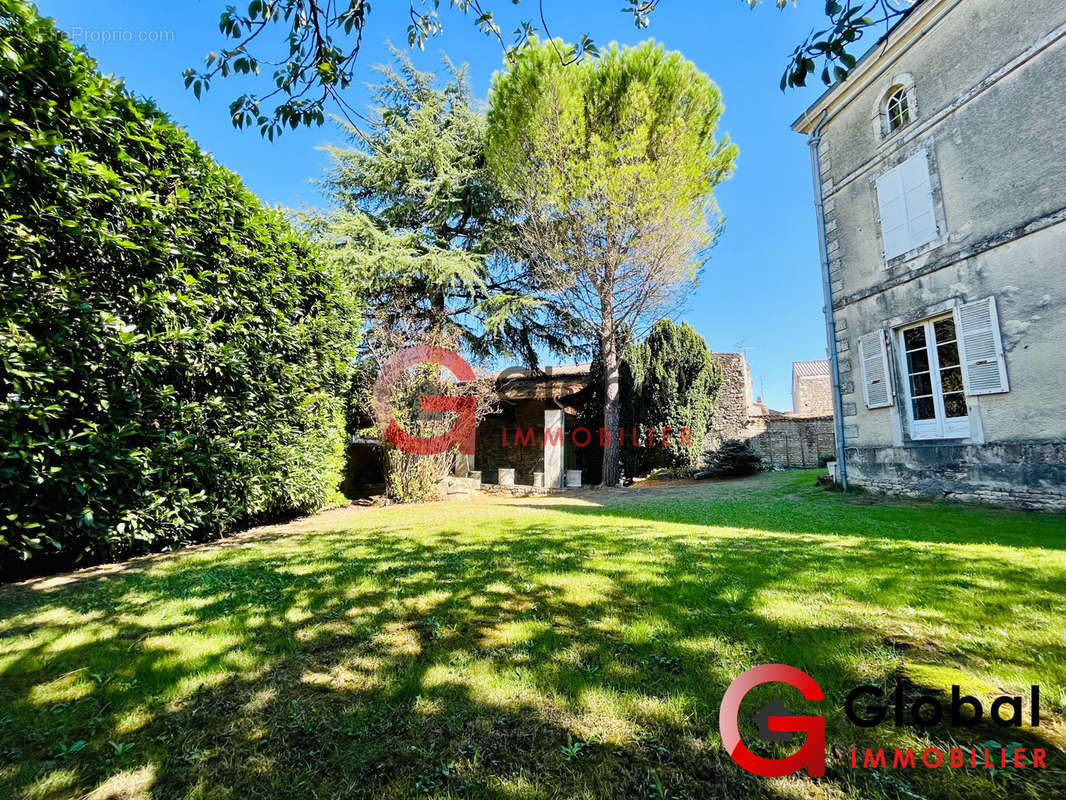 Maison à COULONGES-SUR-L&#039;AUTIZE