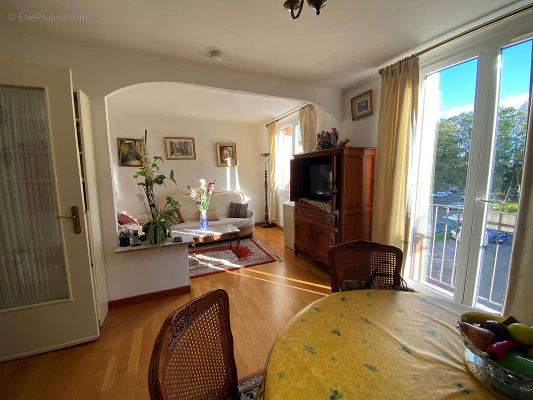 Appartement à VIRY-CHATILLON