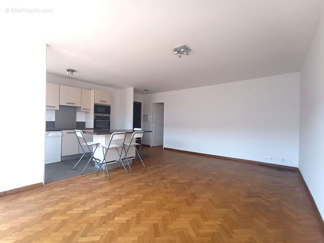 Appartement à MARSEILLE-5E