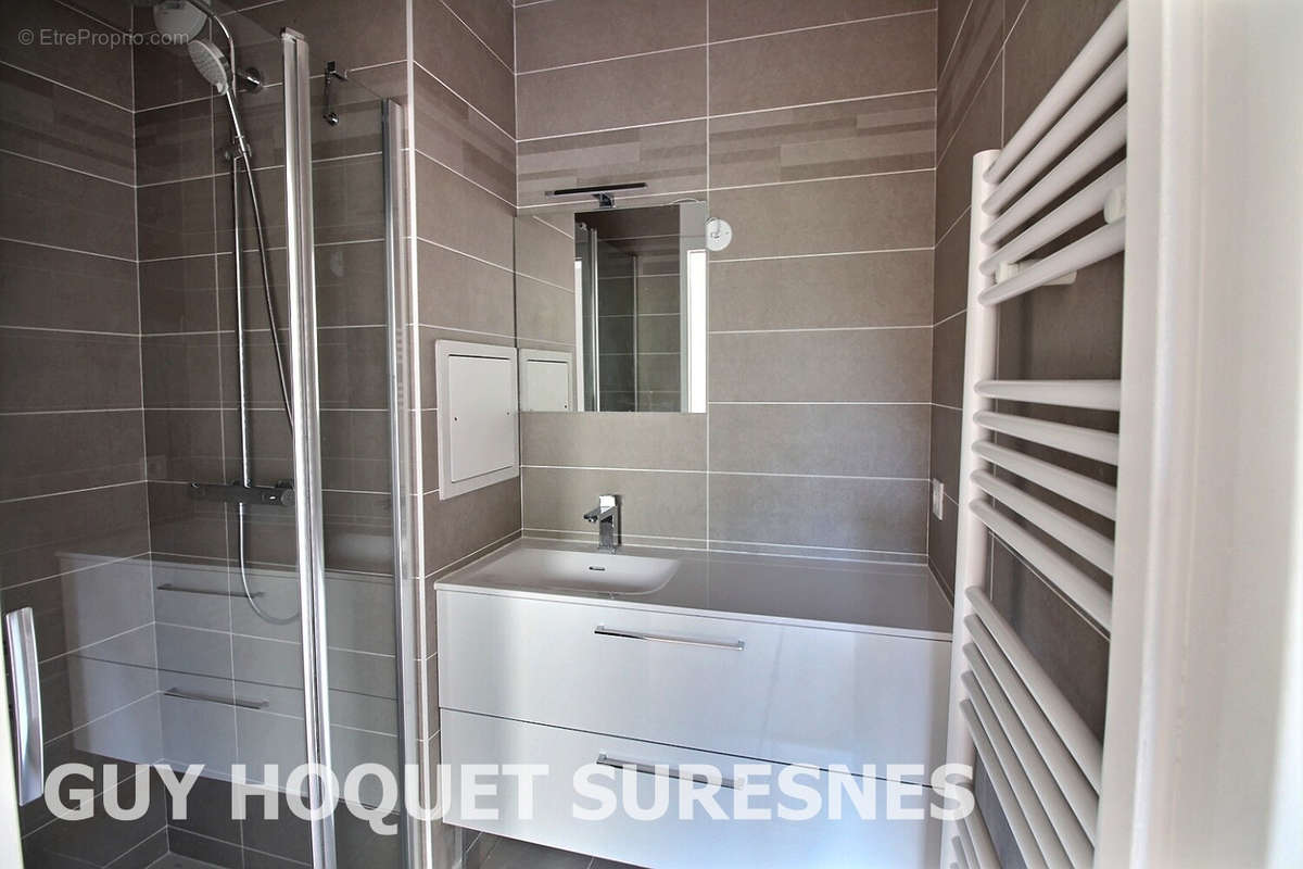 Appartement à SURESNES