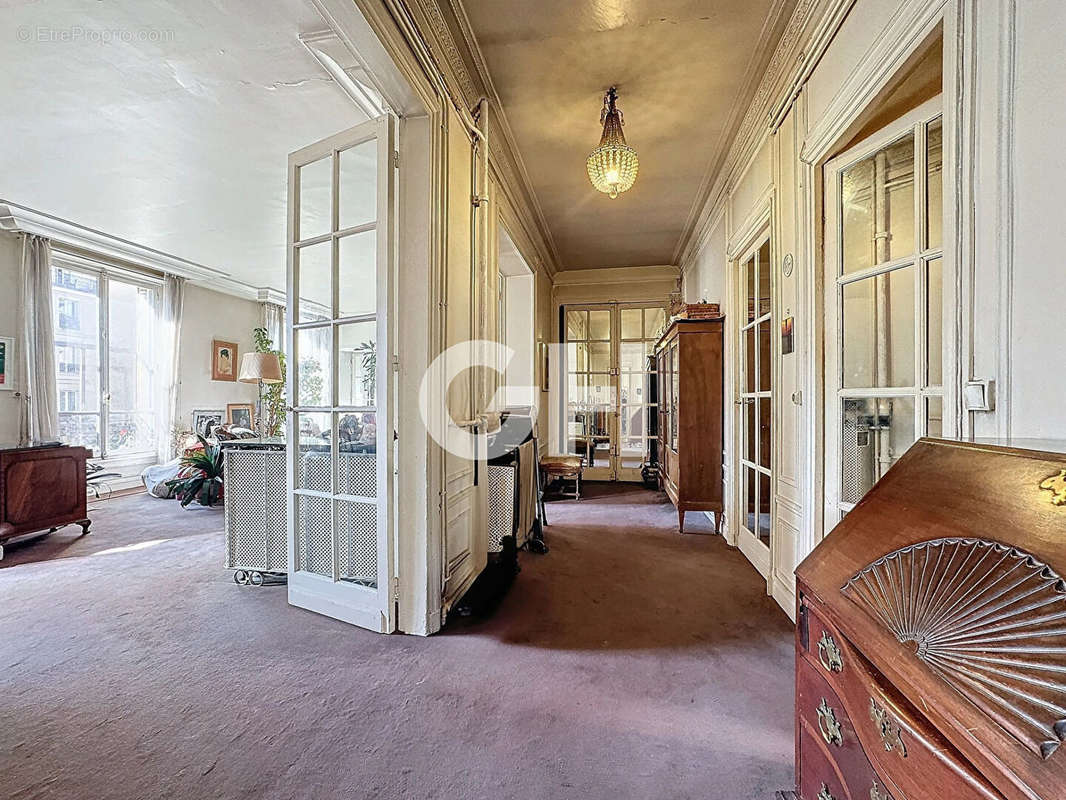 Appartement à PARIS-11E