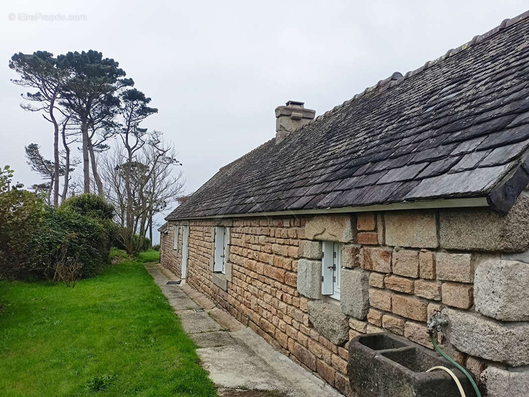 Maison à PLOUMOGUER