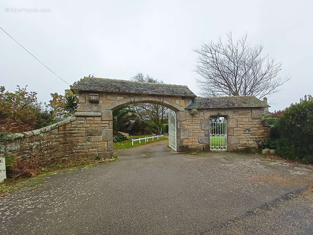 Maison à PLOUMOGUER