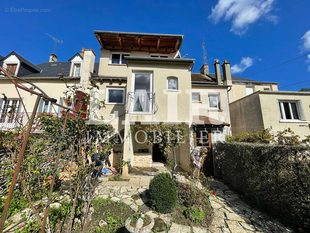 Maison à FRESNAY-SUR-SARTHE