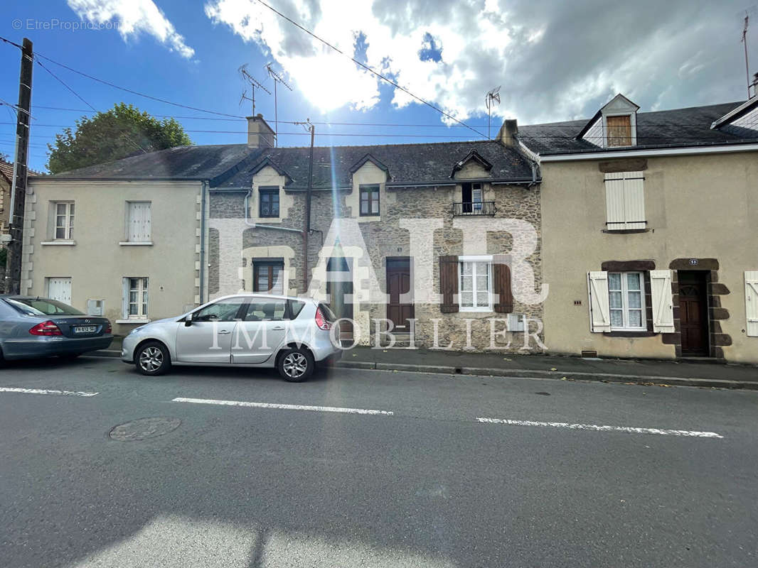 Maison à FRESNAY-SUR-SARTHE