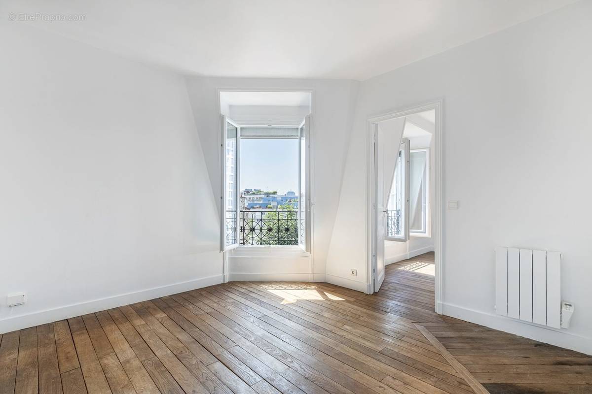 Appartement à PARIS-15E