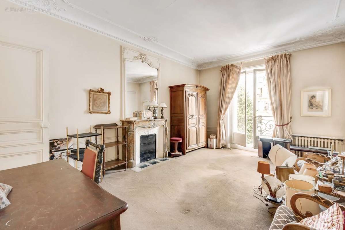 Appartement à PARIS-17E