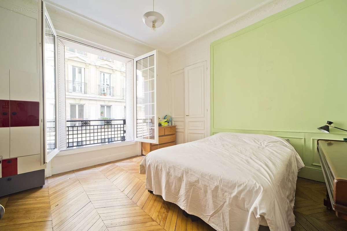 Appartement à PARIS-17E