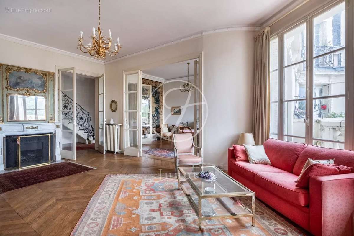 Appartement à VERSAILLES