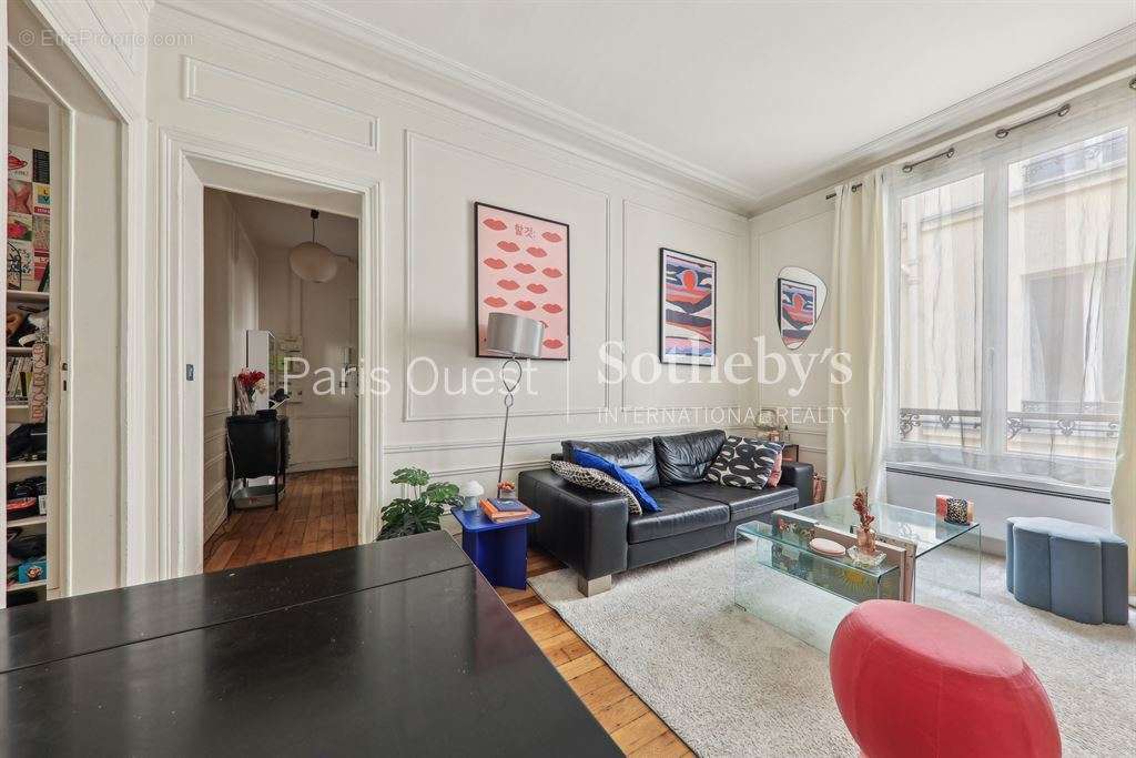 Appartement à PARIS-17E