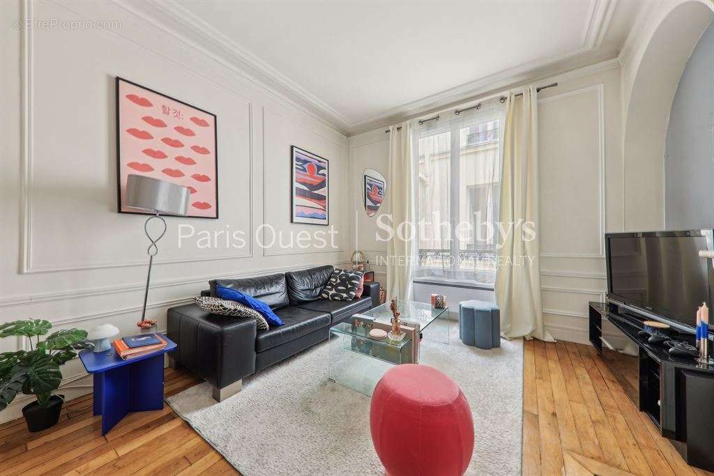 Appartement à PARIS-17E