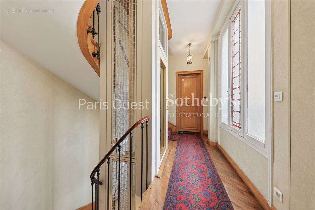 Appartement à PARIS-17E