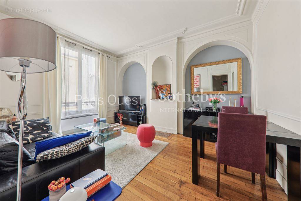 Appartement à PARIS-17E