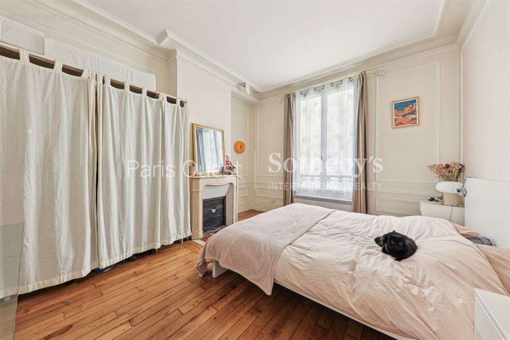 Appartement à PARIS-17E