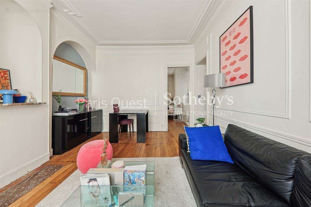 Appartement à PARIS-17E