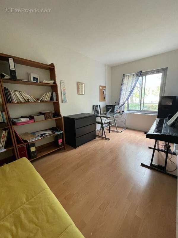 Appartement à FRESNES