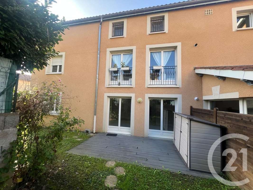 Appartement à JASSANS-RIOTTIER