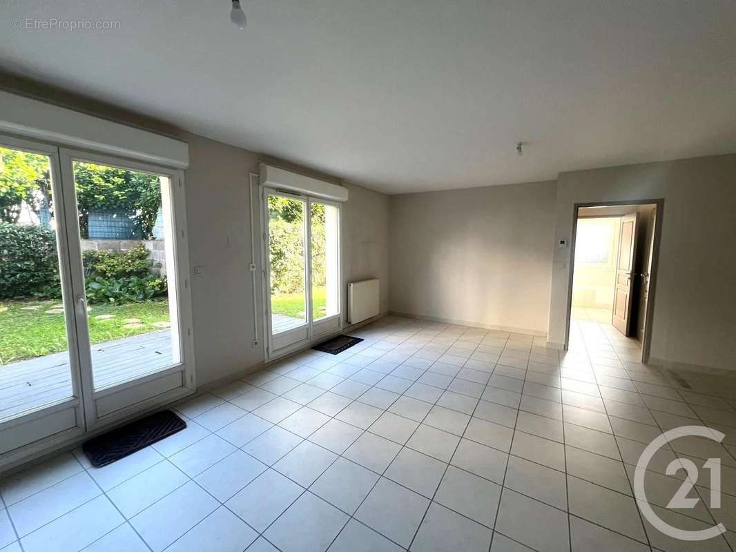 Appartement à JASSANS-RIOTTIER