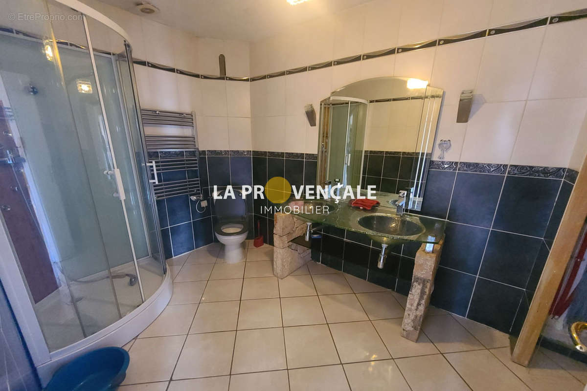 Appartement à POURRIERES