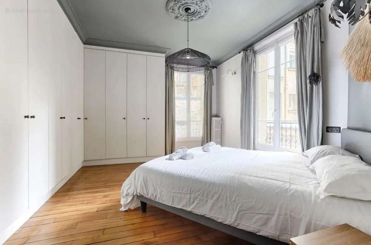 Appartement à PARIS-17E