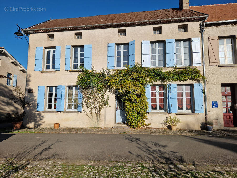 Maison à CHARROUX