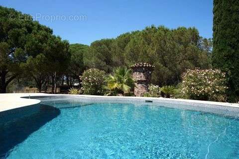 Appartement à PUGET-SUR-ARGENS