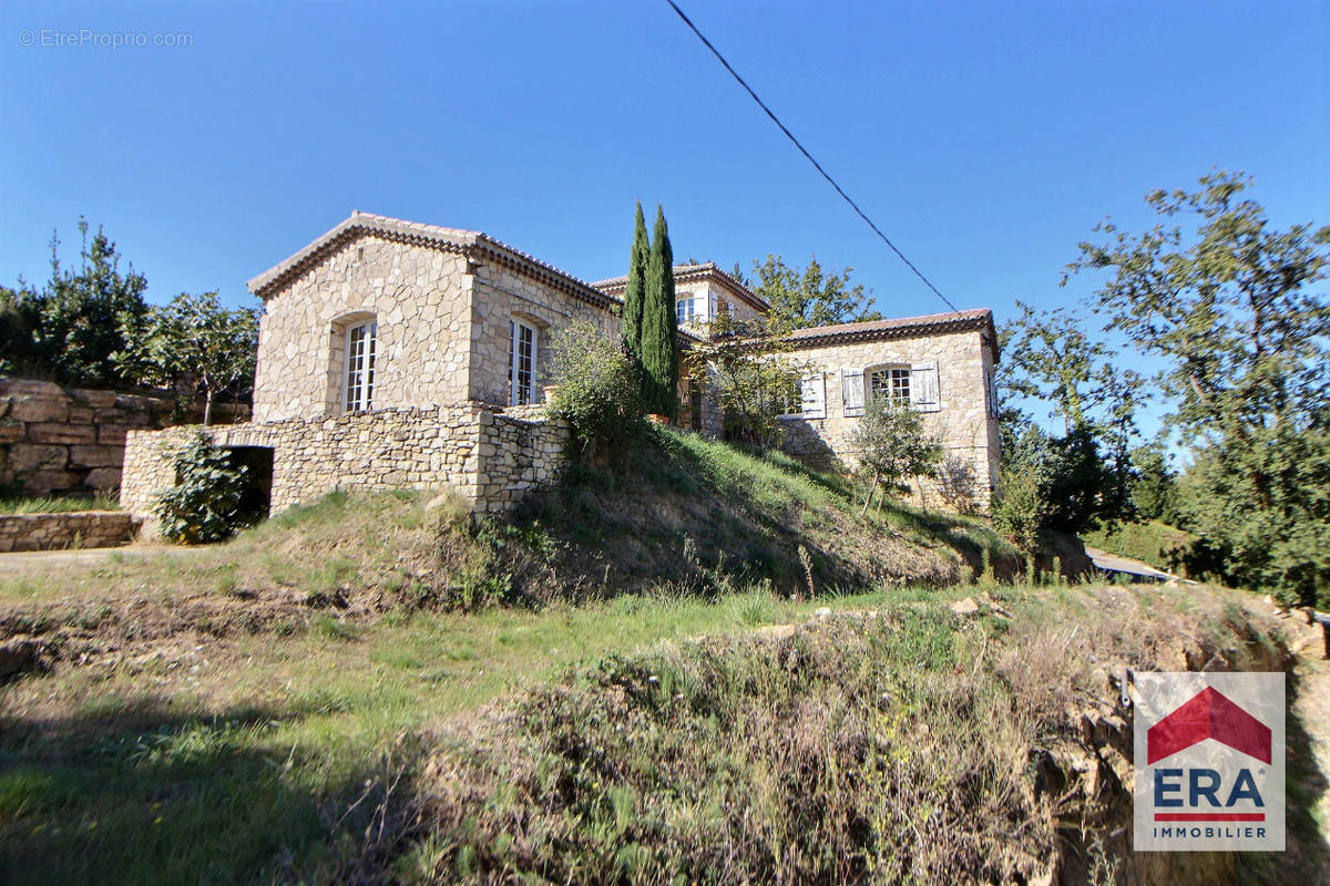 Maison à SAINT-JULIEN-DE-PEYROLAS