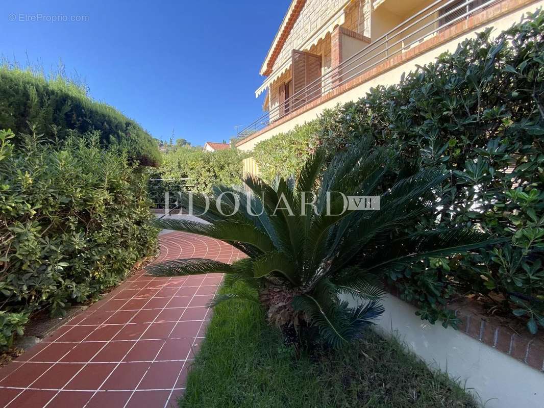 Appartement à ROQUEBRUNE-CAP-MARTIN