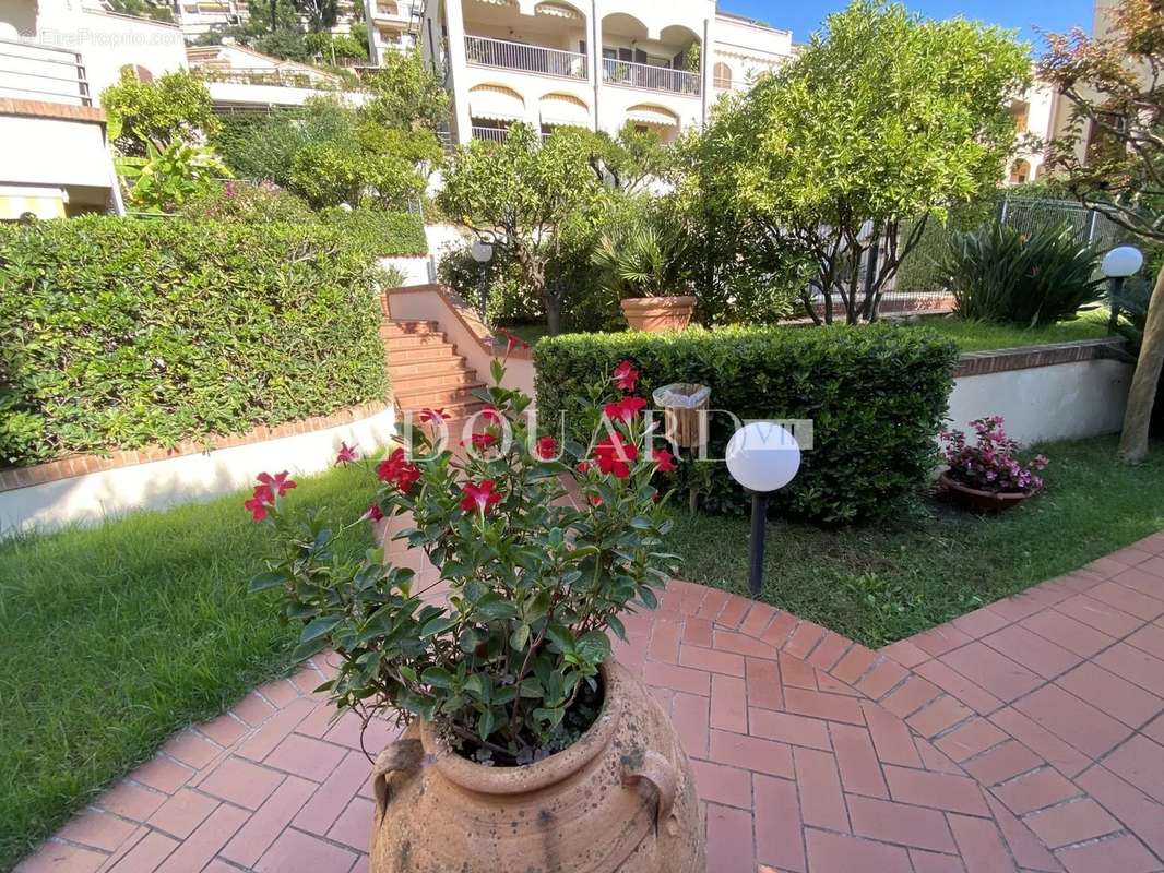 Appartement à ROQUEBRUNE-CAP-MARTIN