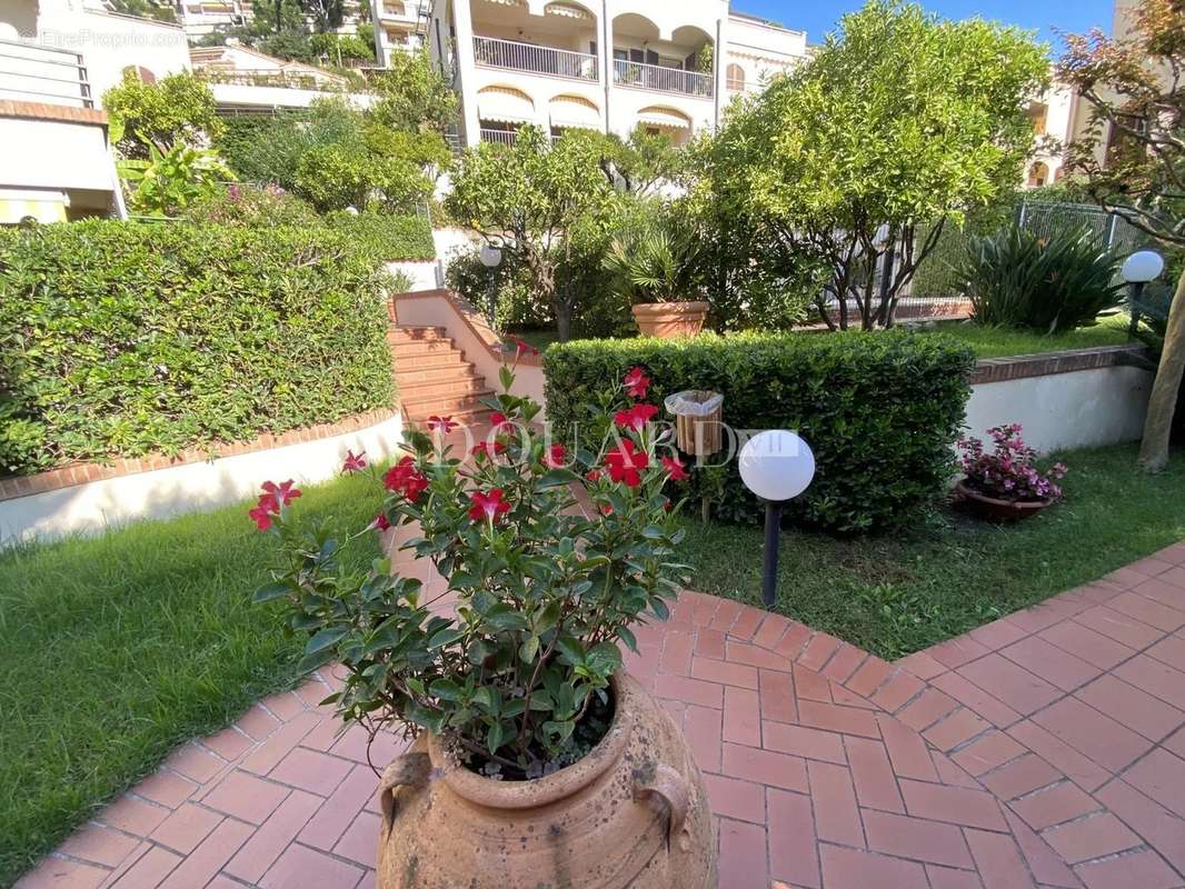 Appartement à ROQUEBRUNE-CAP-MARTIN