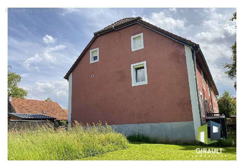 Appartement à BOUROGNE