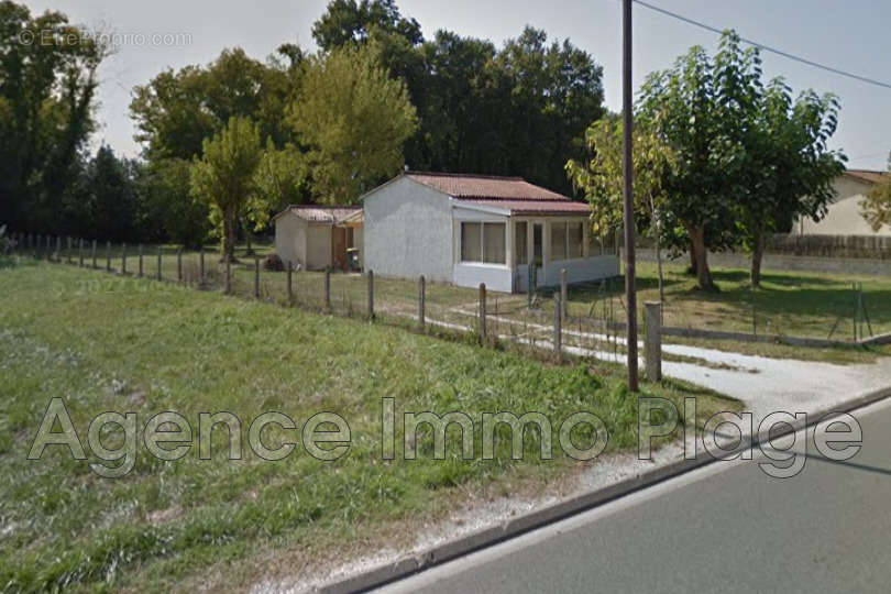 Maison à JAU-DIGNAC-ET-LOIRAC