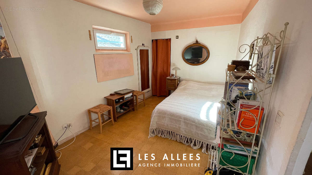 Appartement à VALREAS