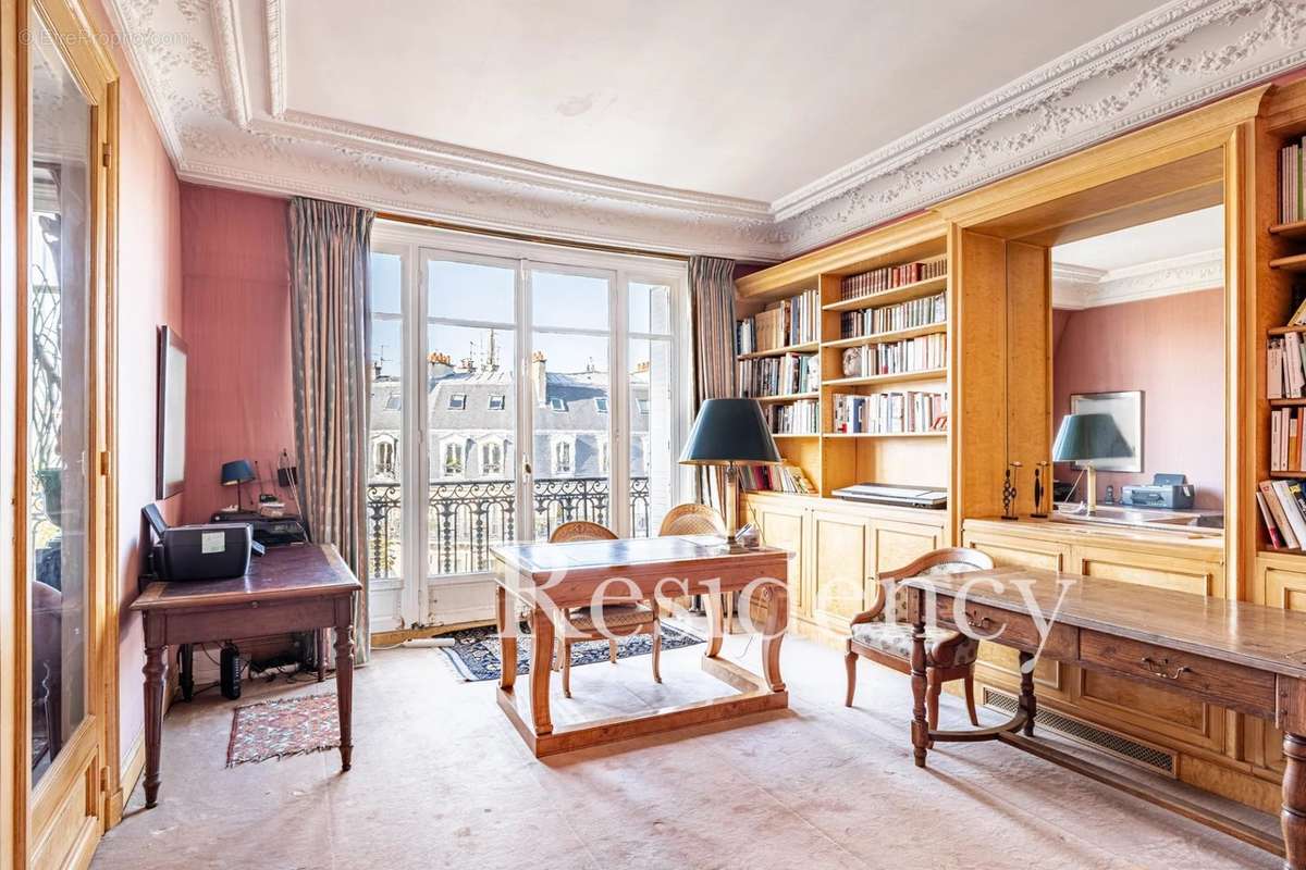 Appartement à PARIS-6E