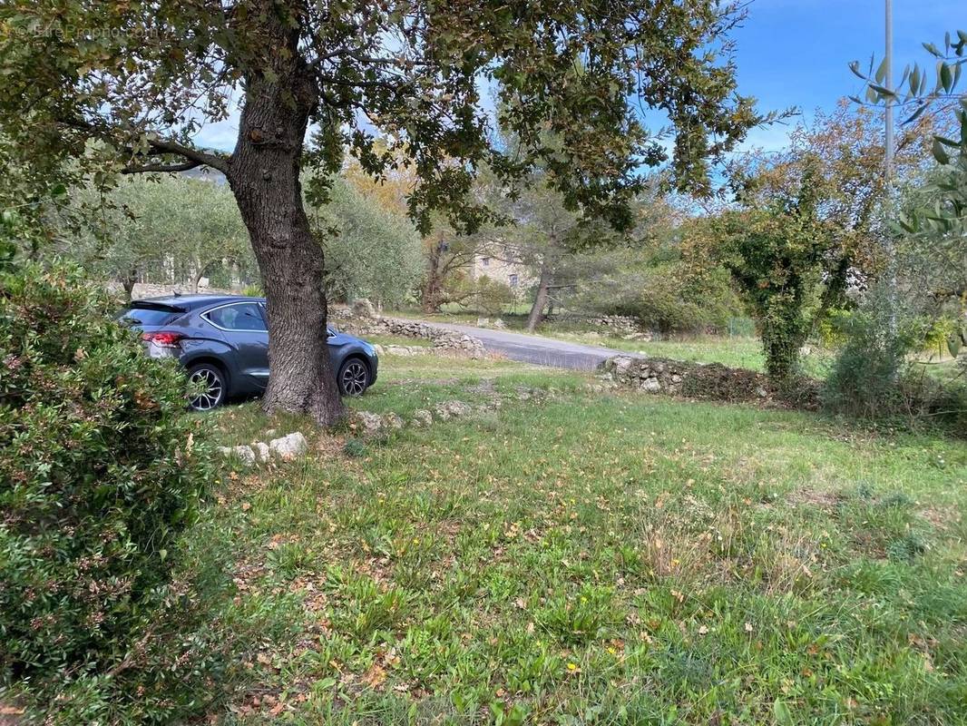 Terrain à TOURRETTES-SUR-LOUP