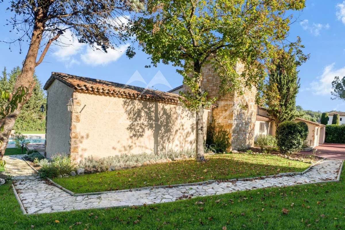 Maison à VALBONNE